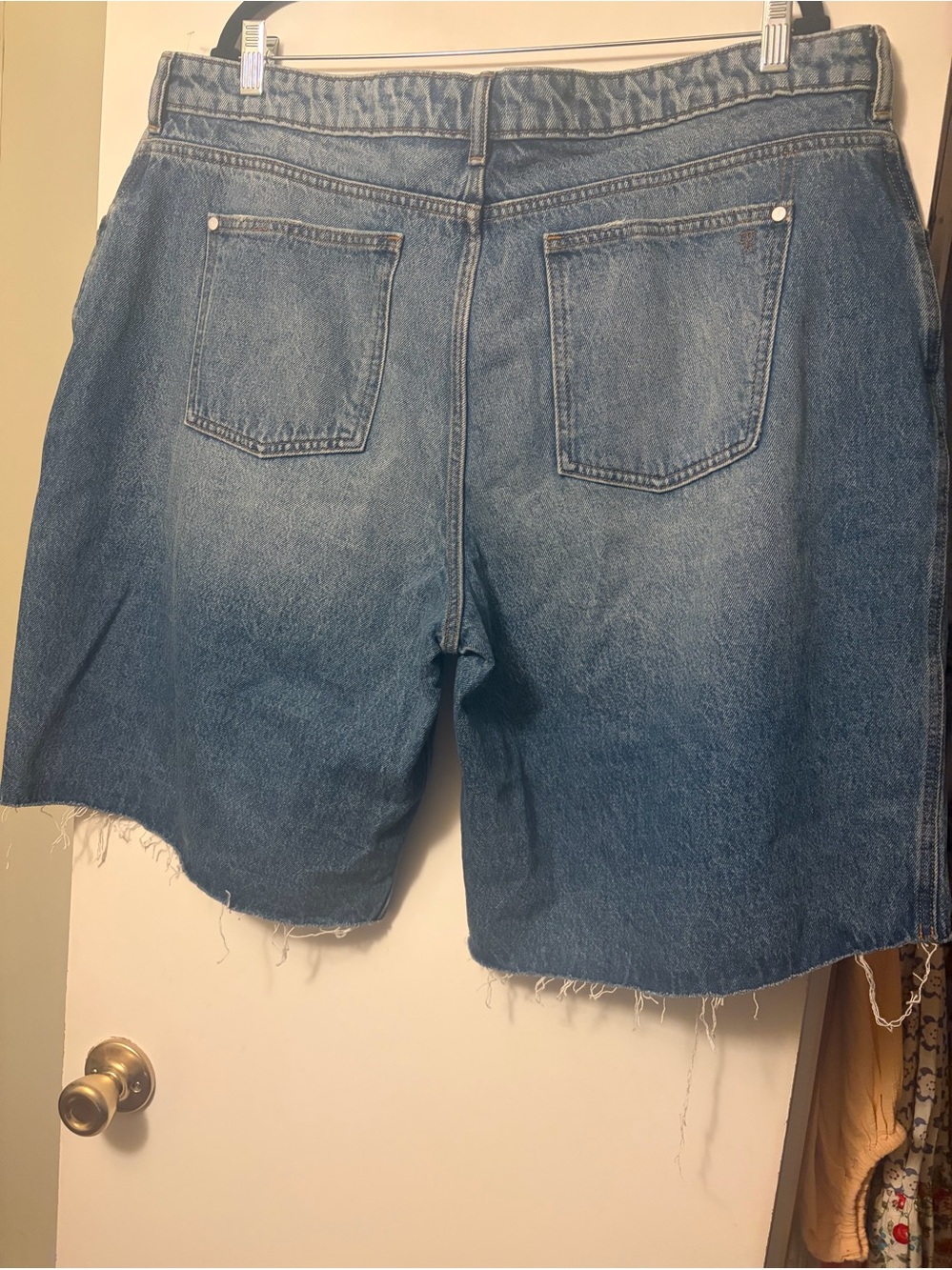 Pilcro by Anthropologie High-Rise Denim Bermuda Raw Hem Shorts Size 18W - Picture 7 of 7